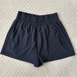 Crazy Yoga Women’s Black Elastic-Waist Active Shorts Size Large